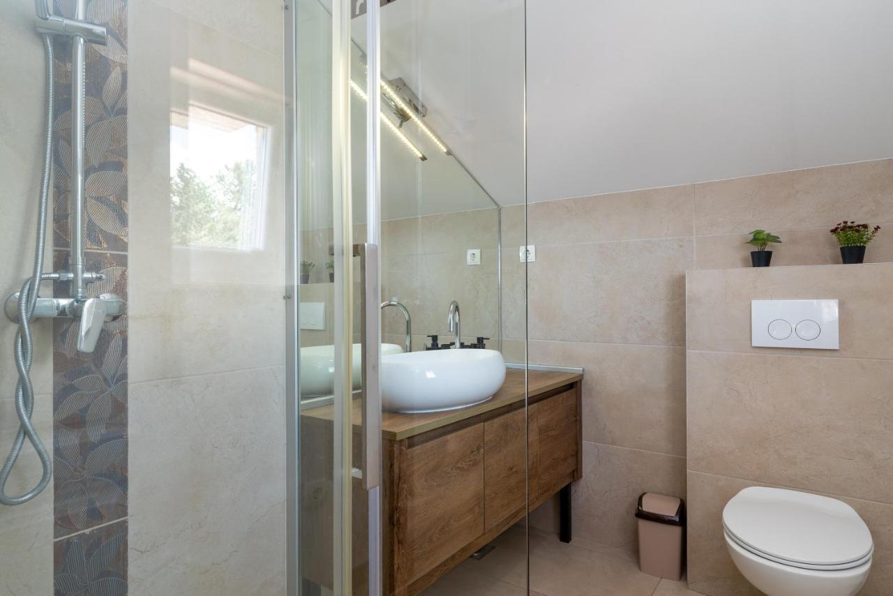 Apartments Dobrila Kaštel Novi Eksteriør billede
