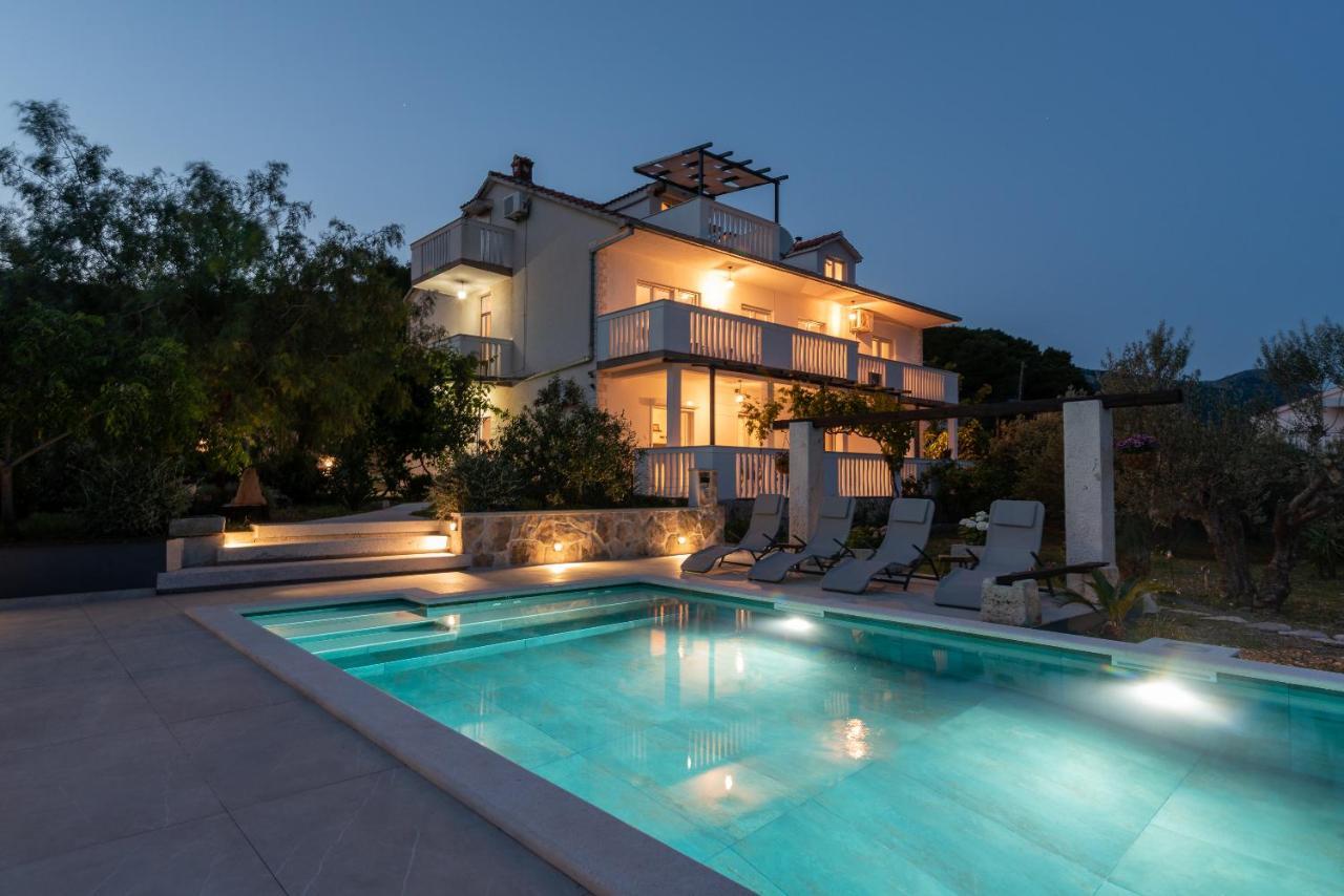 Apartments Dobrila Kaštel Novi Eksteriør billede