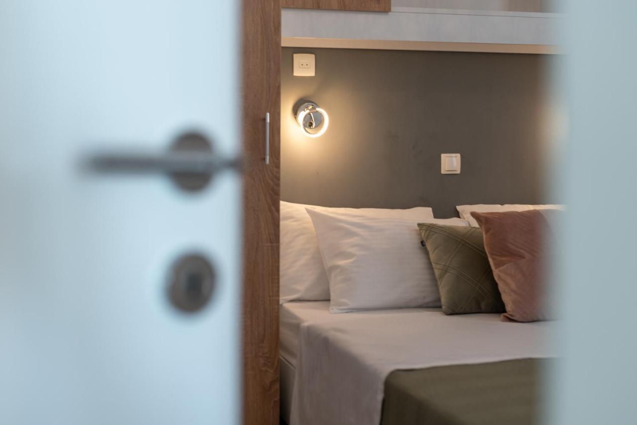 Apartments Dobrila Kaštel Novi Eksteriør billede