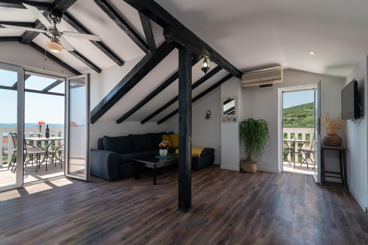 Apartments Dobrila Kaštel Novi Eksteriør billede