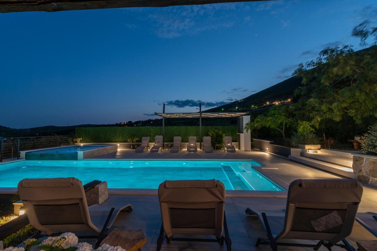 Apartments Dobrila Kaštel Novi Eksteriør billede